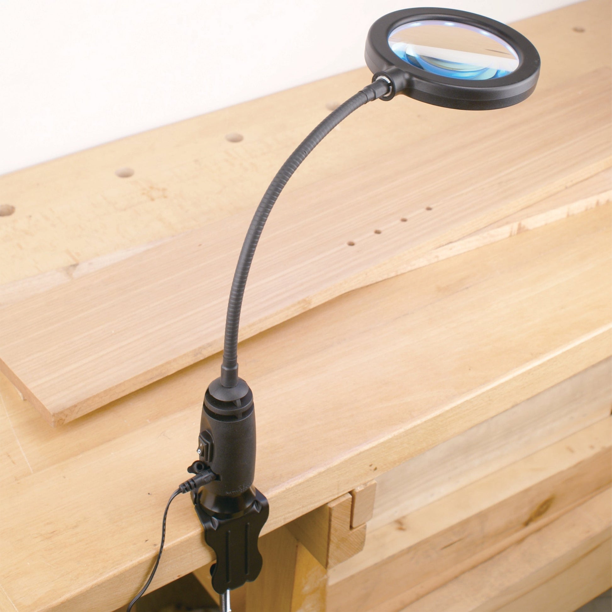 LED Shop Light With Magnifying Glass Head alt 0