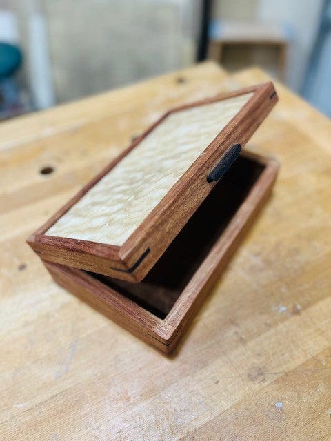 335_box1.jpg